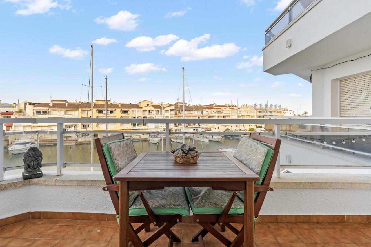 Welcs Apartamento 055 Emp Con Terraza Y Vistas Al Canal Empuriabrava Luaran gambar